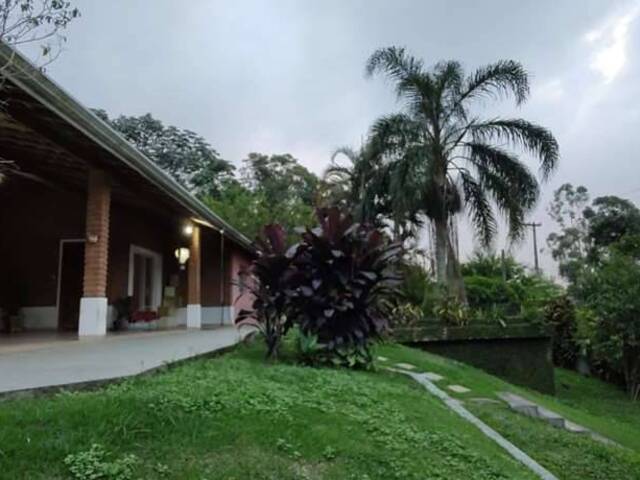 #F120 - Casa em Bolsão FECHADO para Venda em Embu das Artes - SP - 1