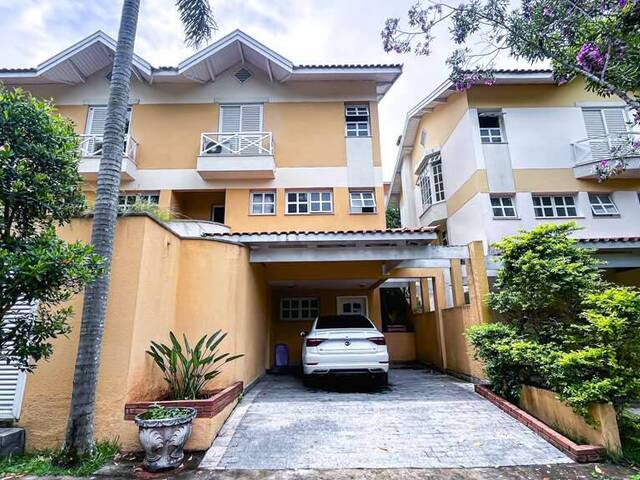 Casa em Condomínio para Venda em Cotia - 2