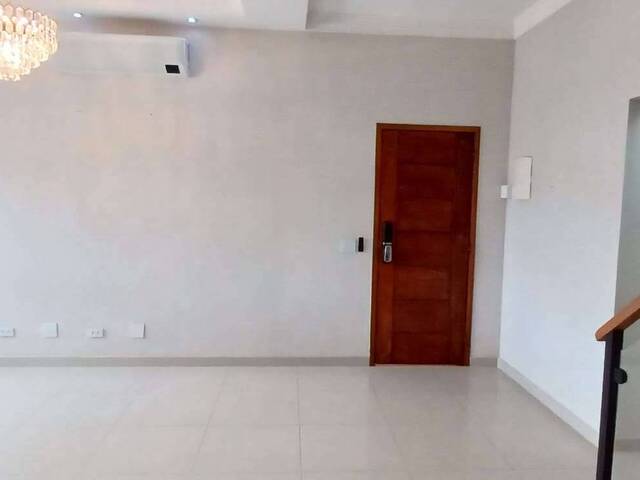 #F161 - Casa em Condomínio para Venda em Cotia - SP - 3