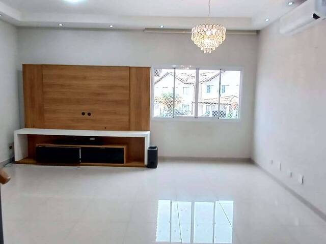 Casa em Condomínio para Venda em Cotia - 5